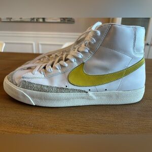 Nike Blazer Mid '77 Vintage White Yellow Swoosh BQ6806-101 Mens Size US 12